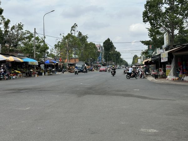 Bán 2 nền góc đường Bùi Quang Trinh và đường 28 gần chợ.